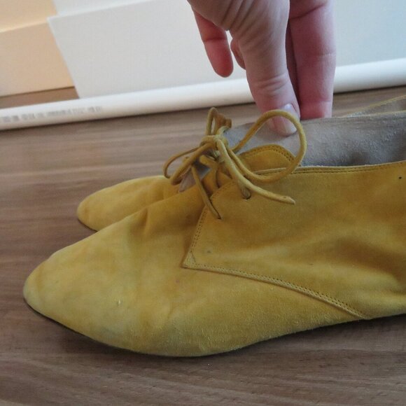 VINTAGE GUCCI Butter Yellow Suede Chukka Lace Up Flat Boots Booties - Size US 6 - Picture 11 of 15